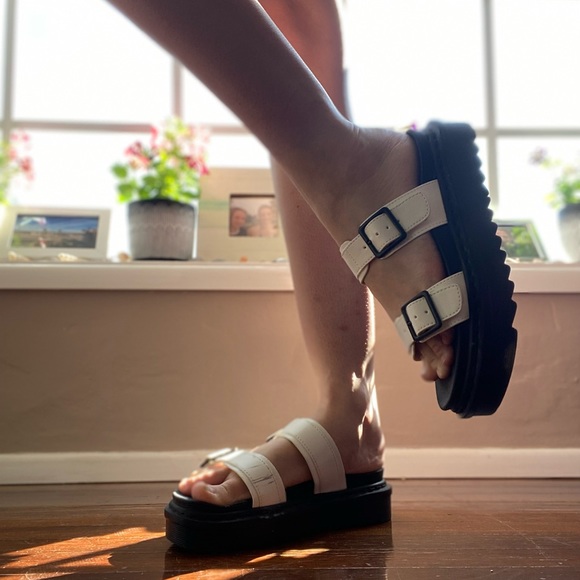 Platform Sandals - Picture 3 of 3